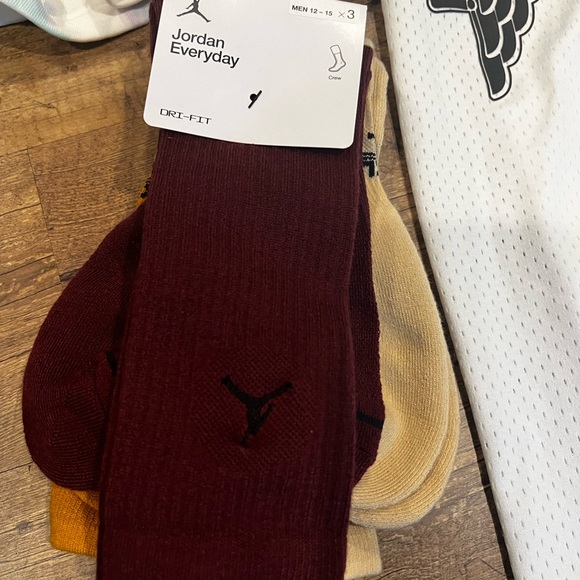 Jordan Nike men’s XL bundle NEW, joggers. Socks, shirts and shorts - Picture 9 of 11